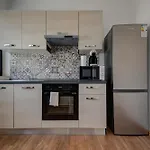 Apartment Seaview 4bd & Penthouse With Jacuzzi