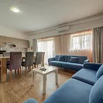 Apartment Seaview 4bd & Penthouse With Jacuzzi Sliema