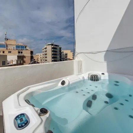 Seaview 4bd & Penthouse With Jacuzzi شقة سليمة