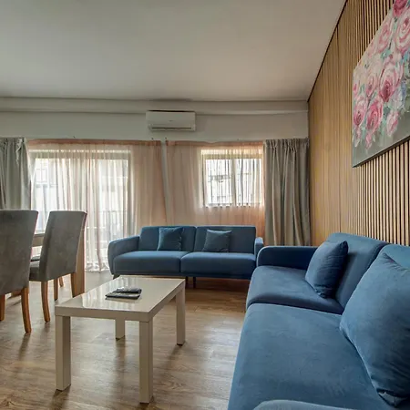 Seaview 4bd & Penthouse With Jacuzzi * سليمة